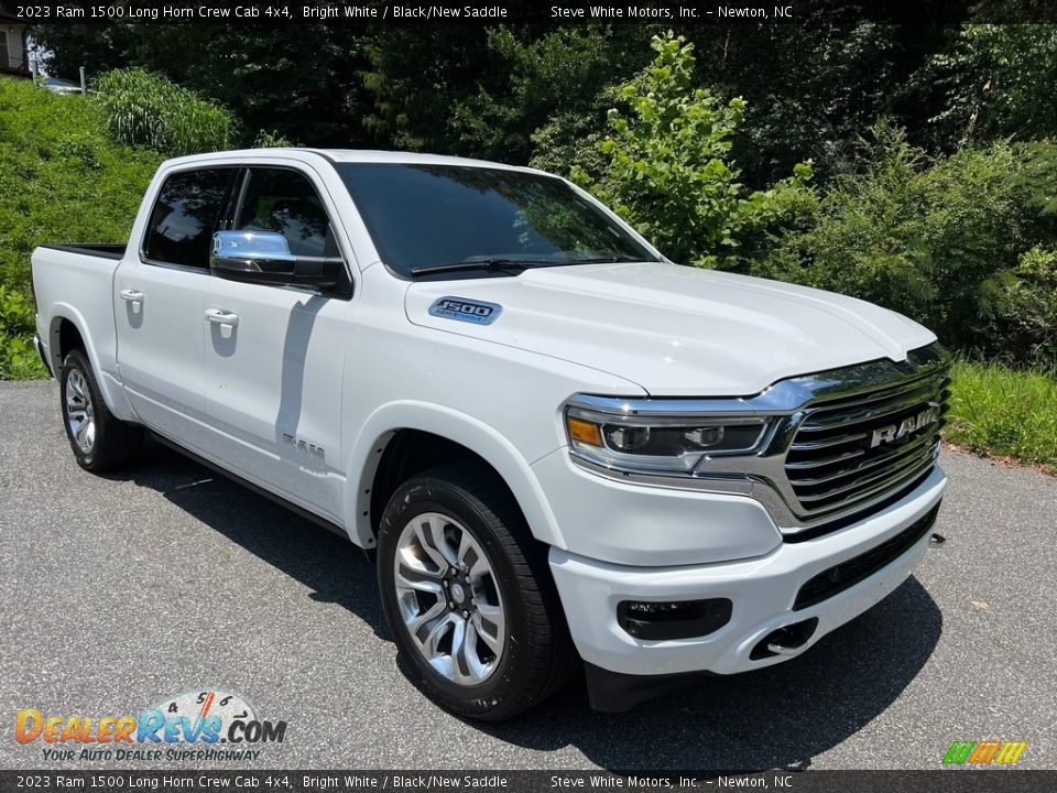 Front 3/4 View of 2023 Ram 1500 Long Horn Crew Cab 4x4 Photo #4
