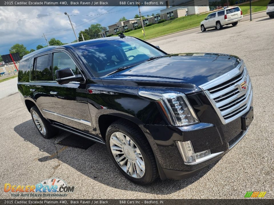 Front 3/4 View of 2015 Cadillac Escalade Platinum 4WD Photo #6