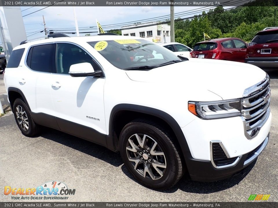 Front 3/4 View of 2021 GMC Acadia SLE AWD Photo #8