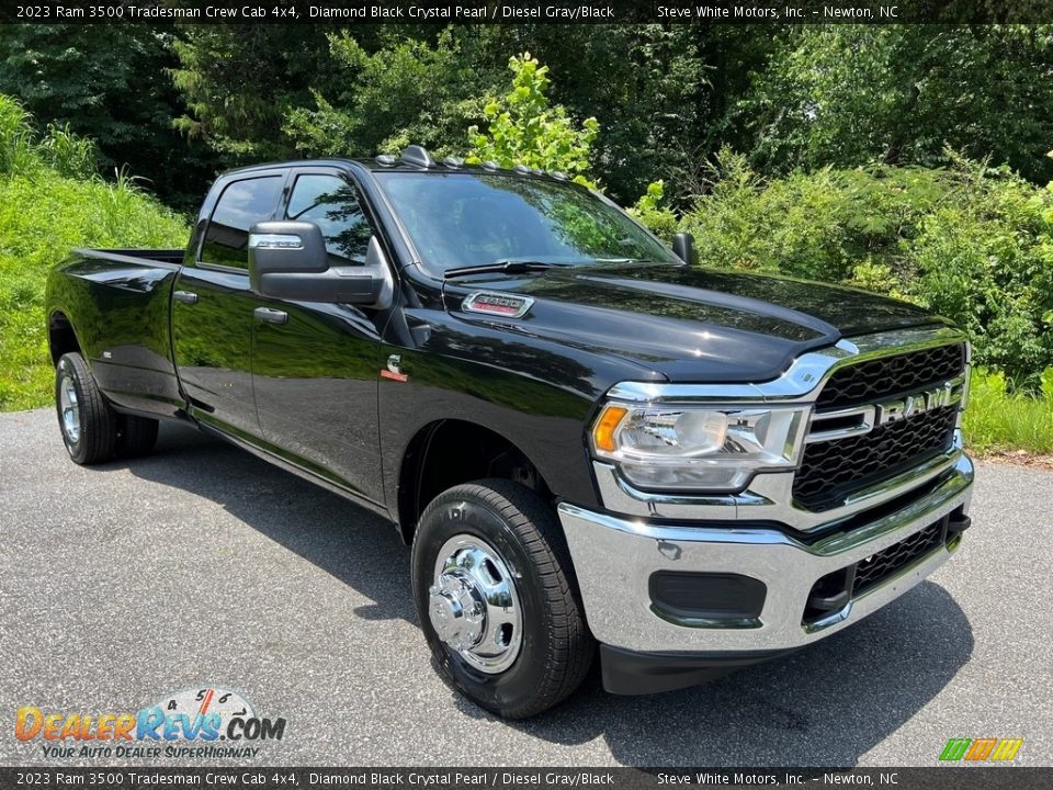 2023 Ram 3500 Tradesman Crew Cab 4x4 Diamond Black Crystal Pearl / Diesel Gray/Black Photo #4