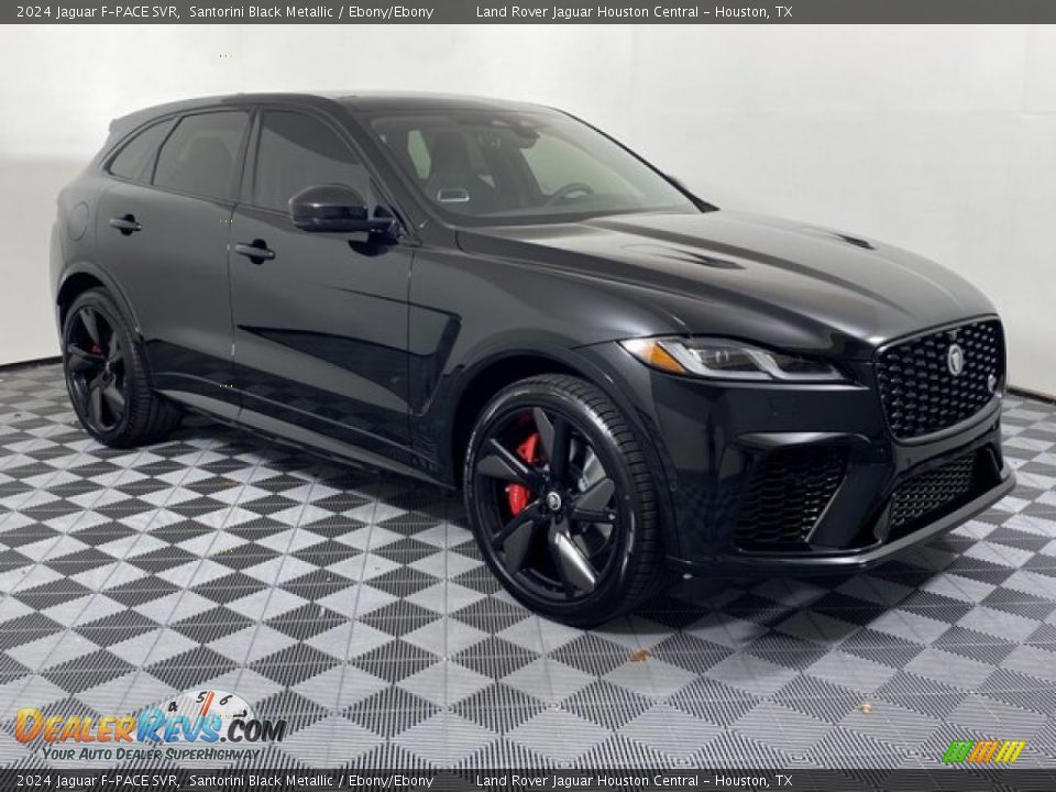 Front 3/4 View of 2024 Jaguar F-PACE SVR Photo #12