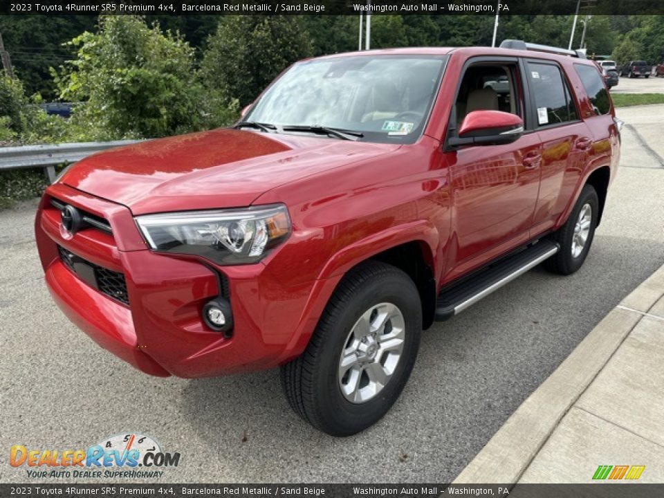 Front 3/4 View of 2023 Toyota 4Runner SR5 Premium 4x4 Photo #7