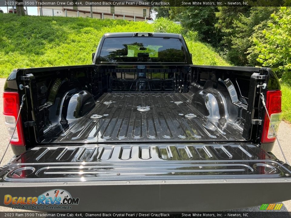 2023 Ram 3500 Tradesman Crew Cab 4x4 Diamond Black Crystal Pearl / Diesel Gray/Black Photo #8