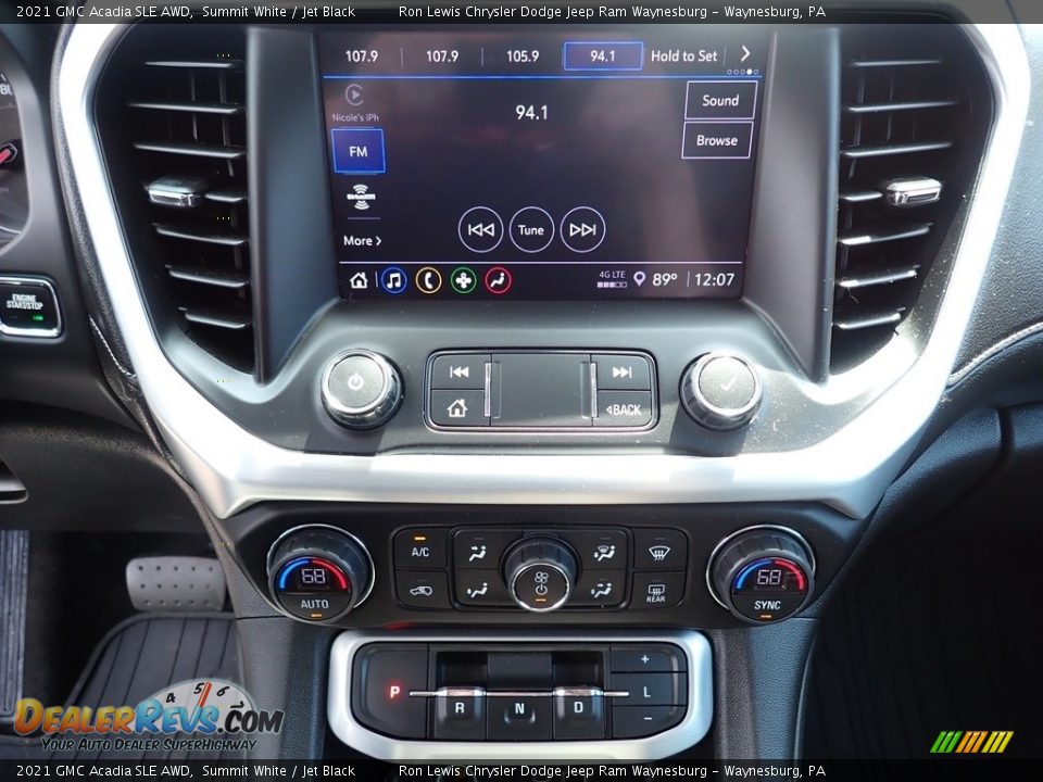 Controls of 2021 GMC Acadia SLE AWD Photo #19