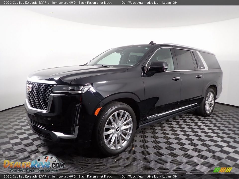 Front 3/4 View of 2021 Cadillac Escalade ESV Premium Luxury 4WD Photo #7