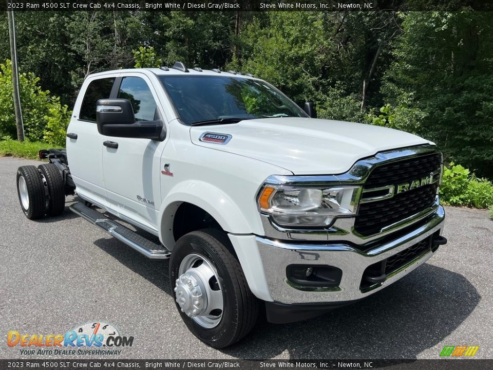 2023 Ram 4500 SLT Crew Cab 4x4 Chassis Bright White / Diesel Gray/Black Photo #4