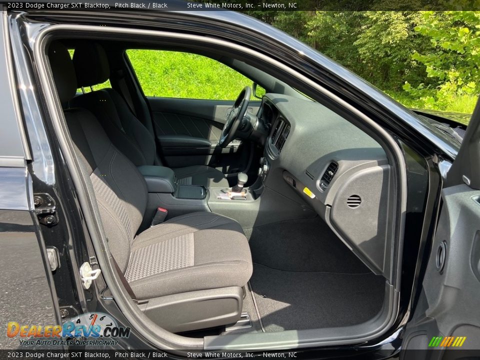 2023 Dodge Charger SXT Blacktop Pitch Black / Black Photo #16