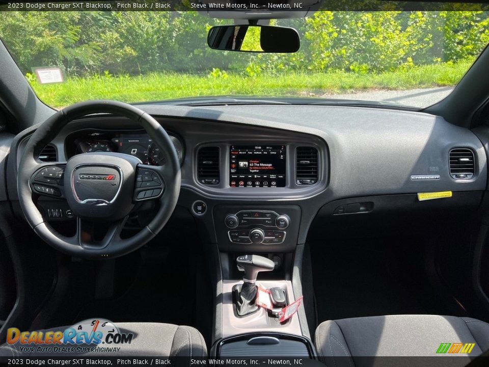 2023 Dodge Charger SXT Blacktop Pitch Black / Black Photo #17