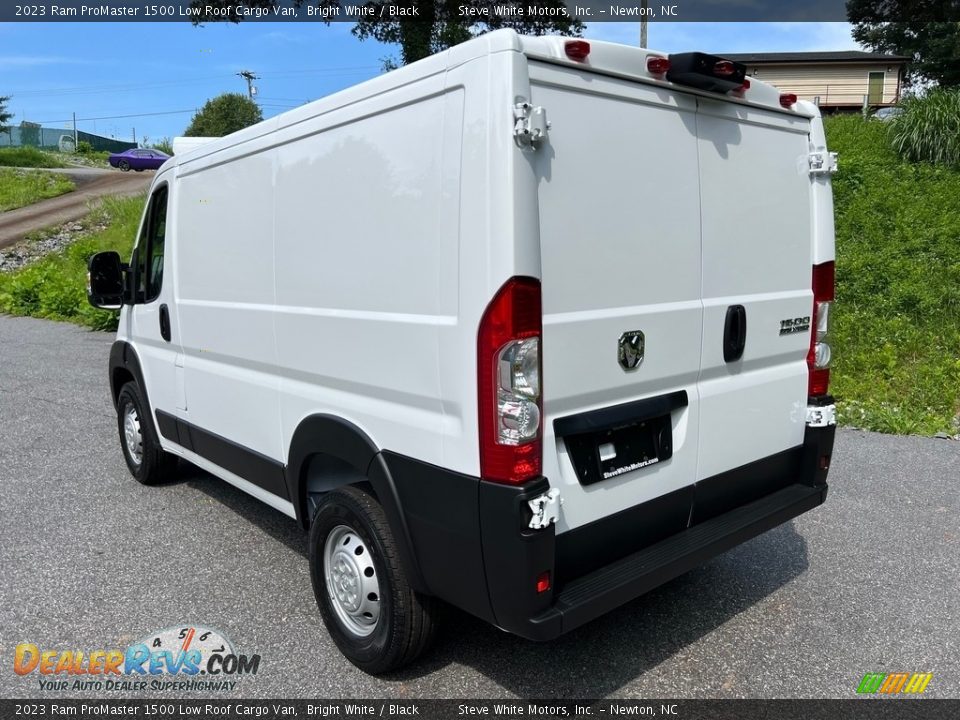 2023 Ram ProMaster 1500 Low Roof Cargo Van Bright White / Black Photo #8