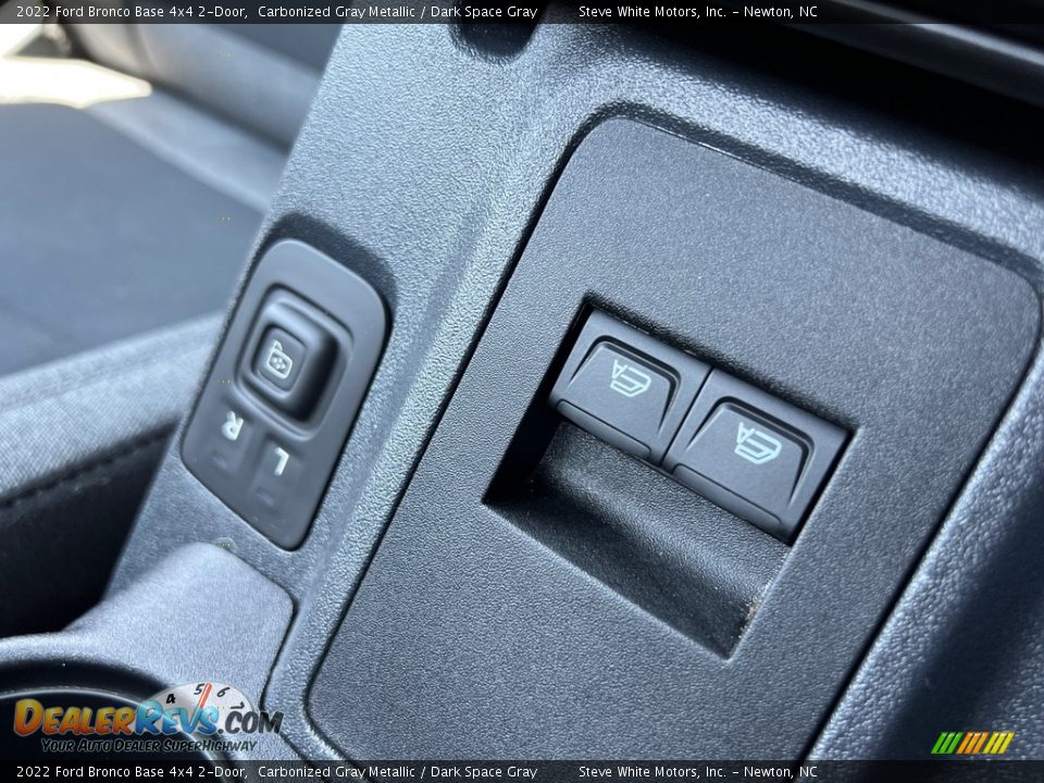 Controls of 2022 Ford Bronco Base 4x4 2-Door Photo #23