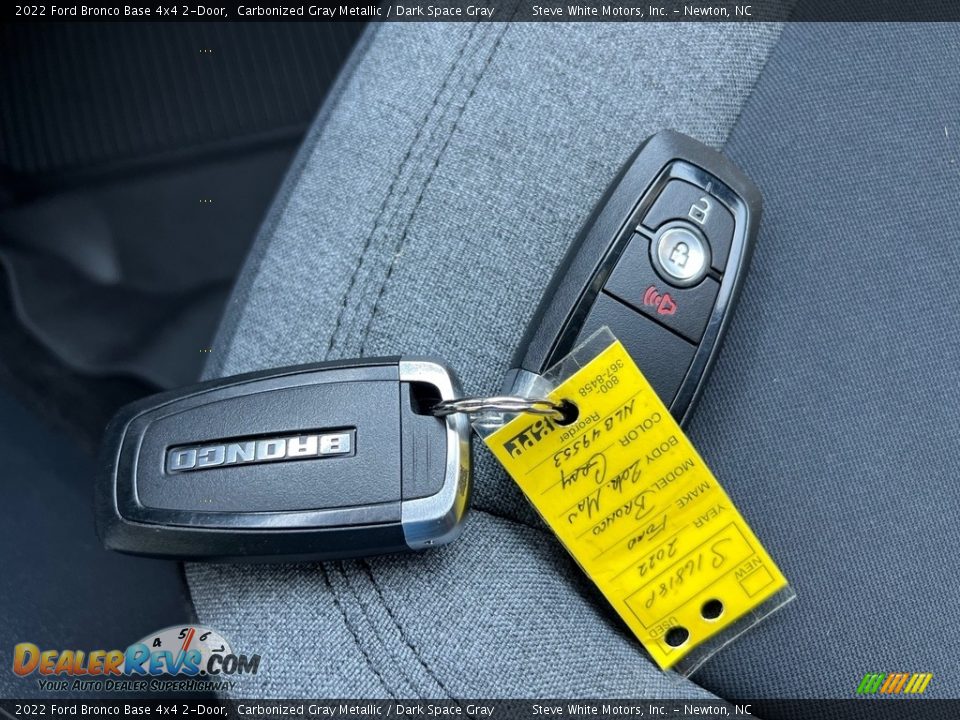 Keys of 2022 Ford Bronco Base 4x4 2-Door Photo #25