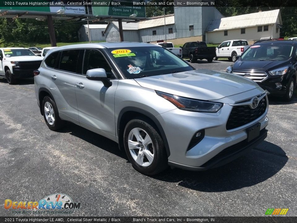 Front 3/4 View of 2021 Toyota Highlander LE AWD Photo #4