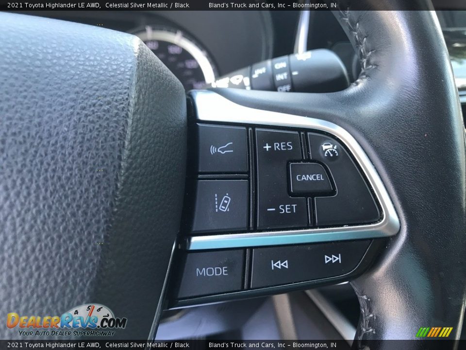 2021 Toyota Highlander LE AWD Steering Wheel Photo #17