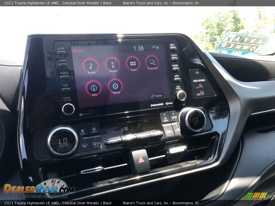 Controls of 2021 Toyota Highlander LE AWD Photo #20