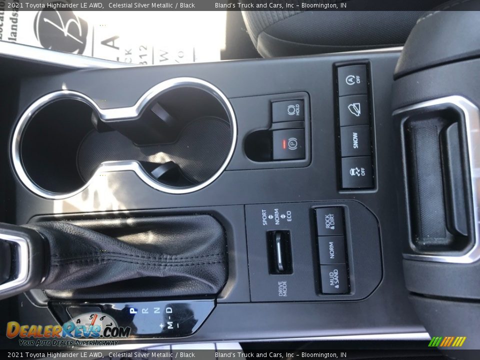 Controls of 2021 Toyota Highlander LE AWD Photo #23