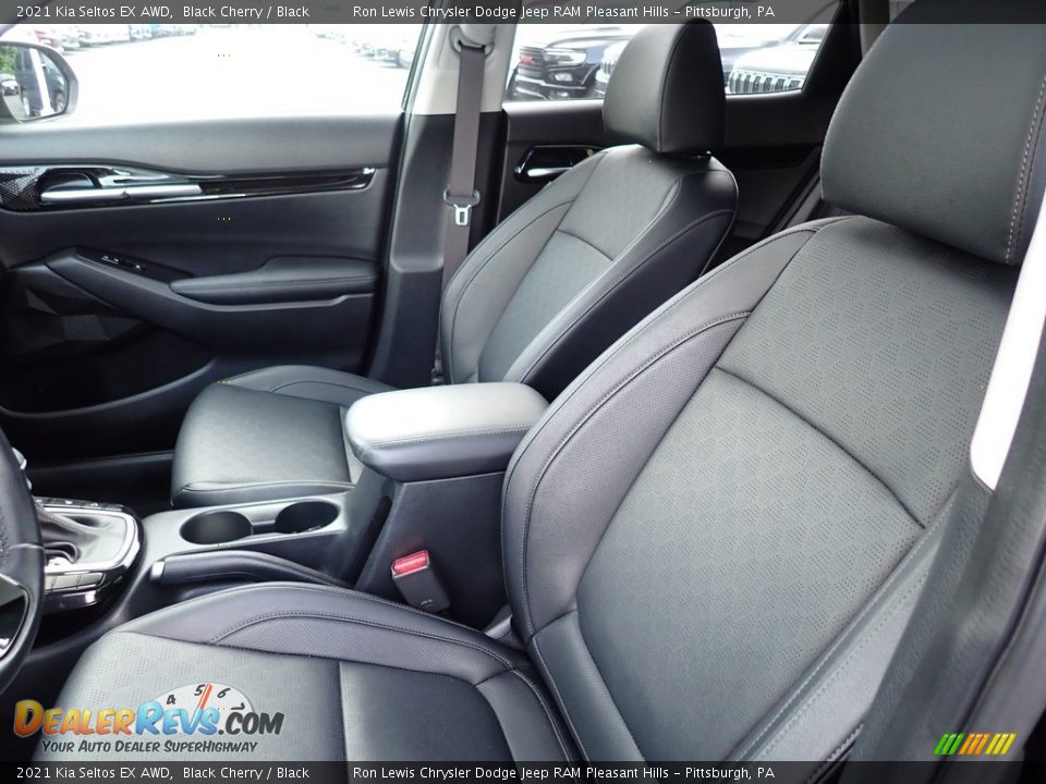 Front Seat of 2021 Kia Seltos EX AWD Photo #11