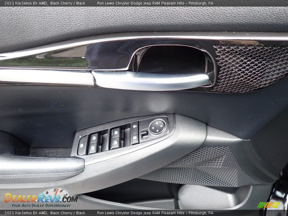 Door Panel of 2021 Kia Seltos EX AWD Photo #14
