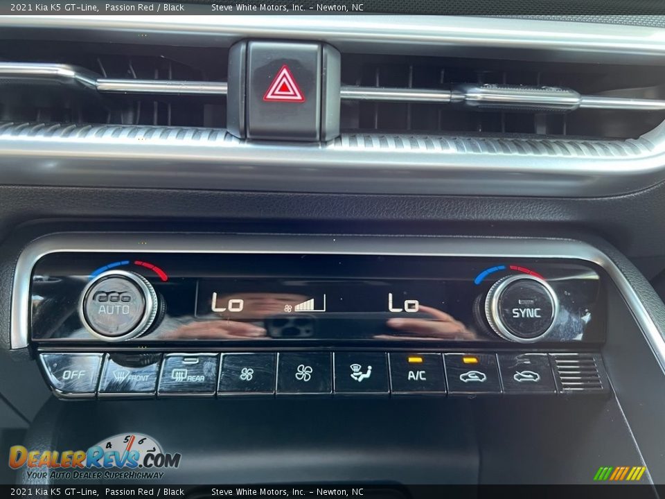 Controls of 2021 Kia K5 GT-Line Photo #22