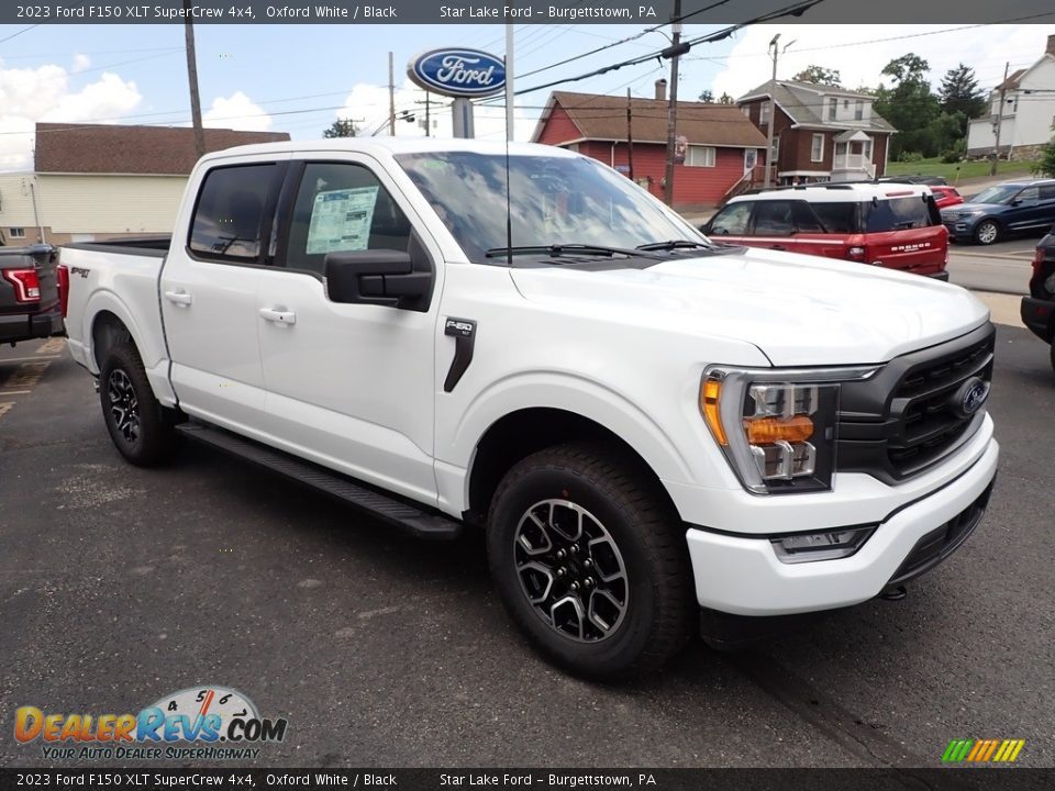 Front 3/4 View of 2023 Ford F150 XLT SuperCrew 4x4 Photo #7