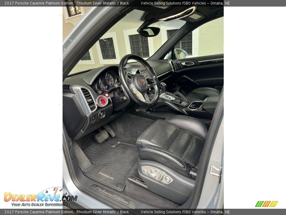 Front Seat of 2017 Porsche Cayenne Platinum Edition Photo #2