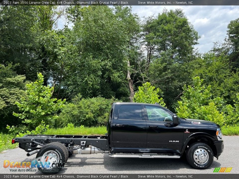 Diamond Black Crystal Pearl 2023 Ram 3500 Laramie Crew Cab 4x4 Chassis Photo #5