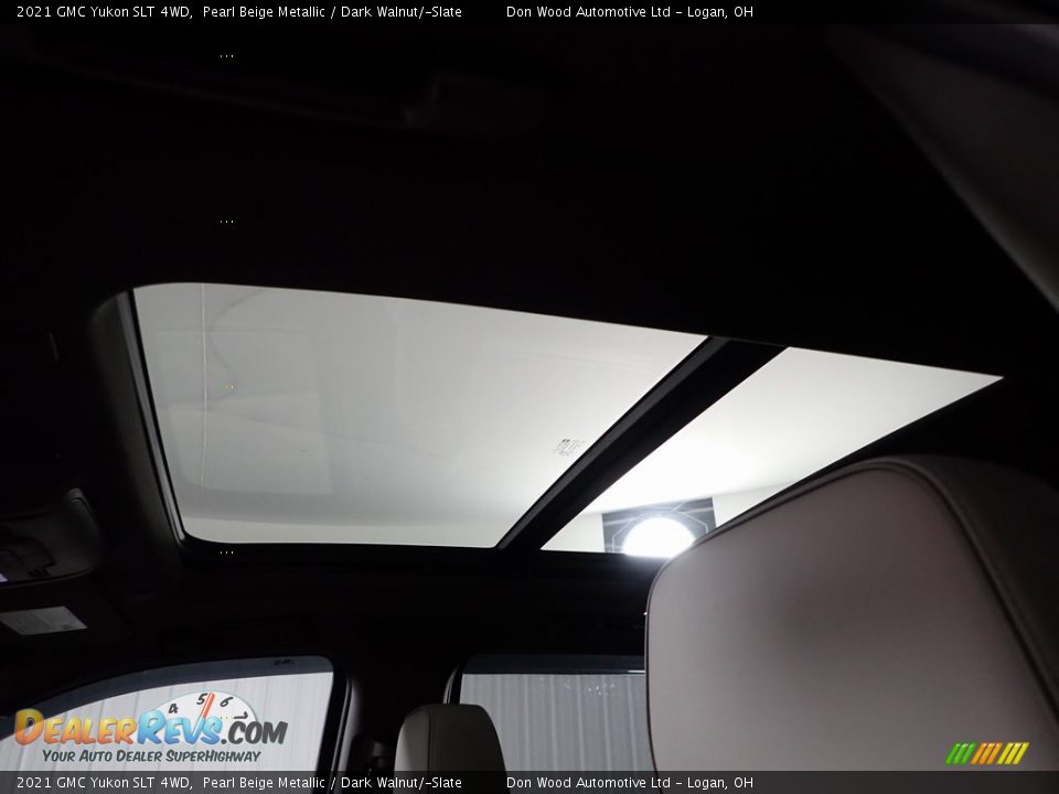 2021 GMC Yukon SLT 4WD Pearl Beige Metallic / Dark Walnut/­Slate Photo #2