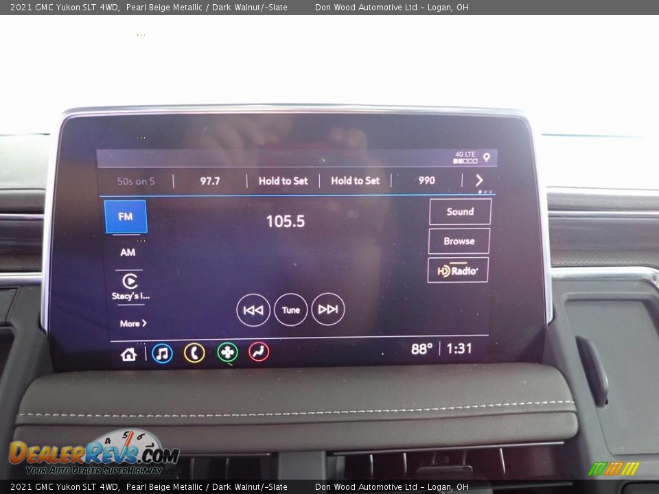 2021 GMC Yukon SLT 4WD Pearl Beige Metallic / Dark Walnut/­Slate Photo #3