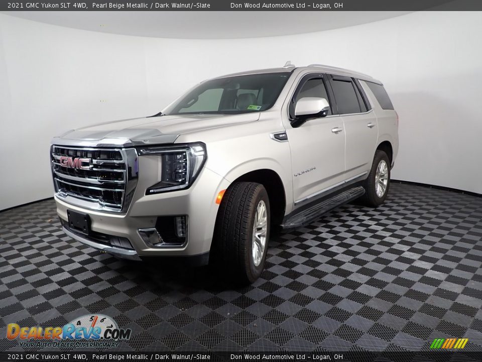 2021 GMC Yukon SLT 4WD Pearl Beige Metallic / Dark Walnut/­Slate Photo #7