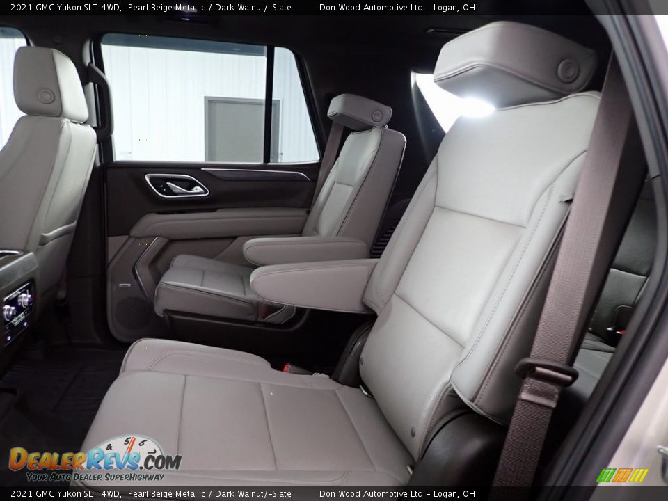 2021 GMC Yukon SLT 4WD Pearl Beige Metallic / Dark Walnut/­Slate Photo #25