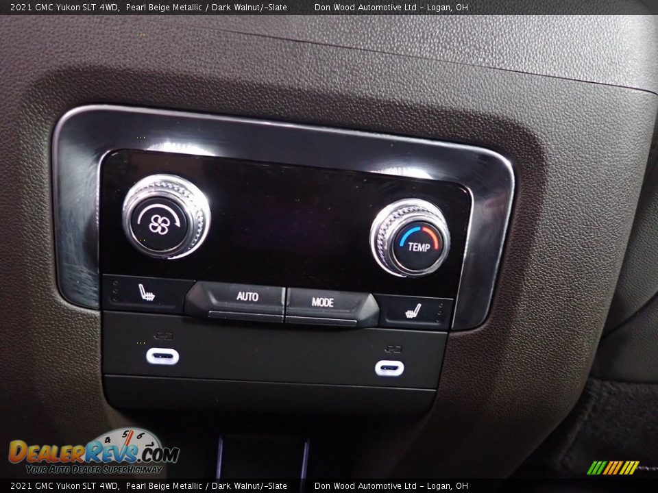 2021 GMC Yukon SLT 4WD Pearl Beige Metallic / Dark Walnut/­Slate Photo #26