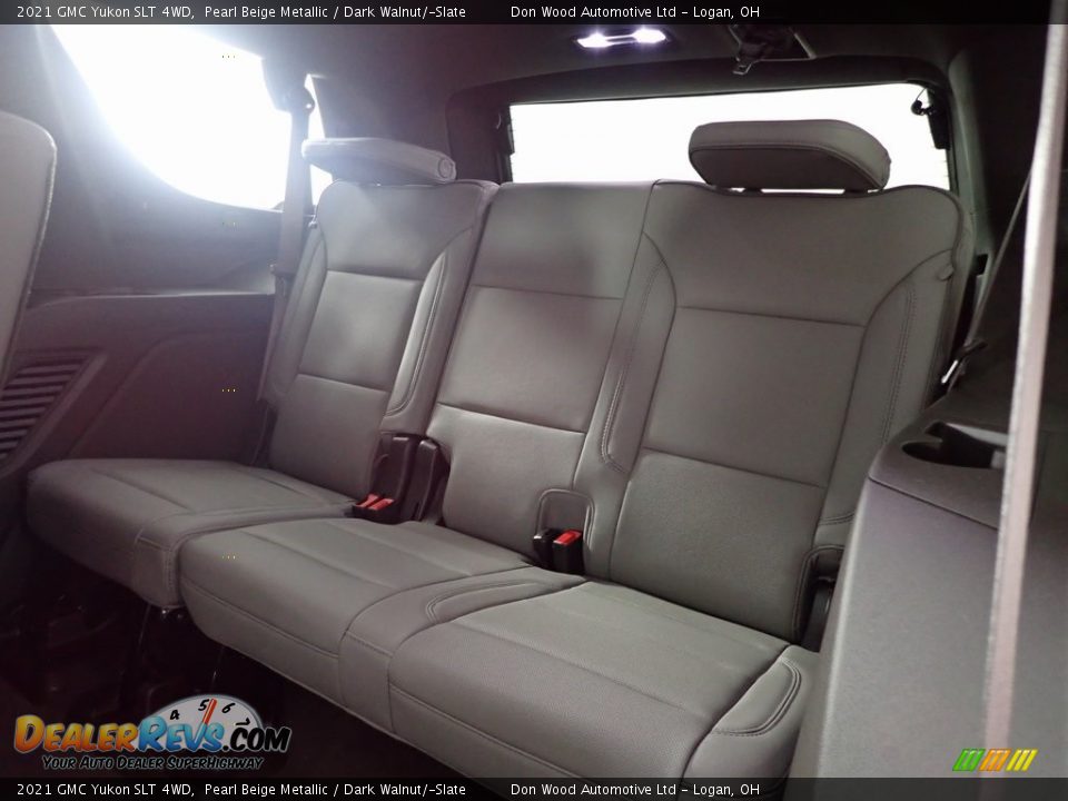 2021 GMC Yukon SLT 4WD Pearl Beige Metallic / Dark Walnut/­Slate Photo #28