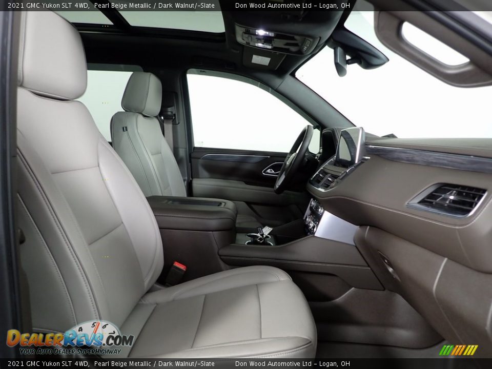 2021 GMC Yukon SLT 4WD Pearl Beige Metallic / Dark Walnut/­Slate Photo #30