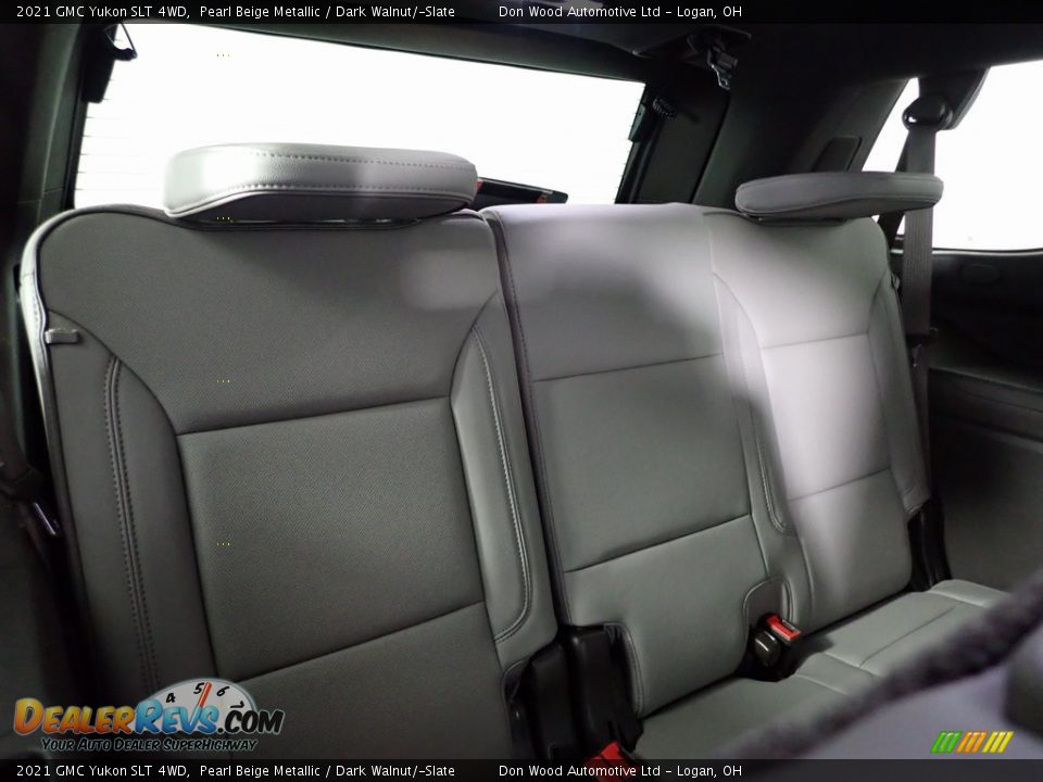 2021 GMC Yukon SLT 4WD Pearl Beige Metallic / Dark Walnut/­Slate Photo #33