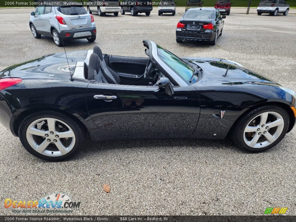 2006 Pontiac Solstice Roadster Mysterious Black / Ebony Photo #17