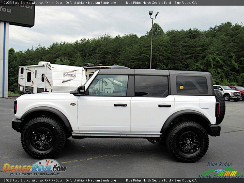 2023 Ford Bronco Wildtrak 4X4 4-Door Oxford White / Medium Sandstone Photo #2