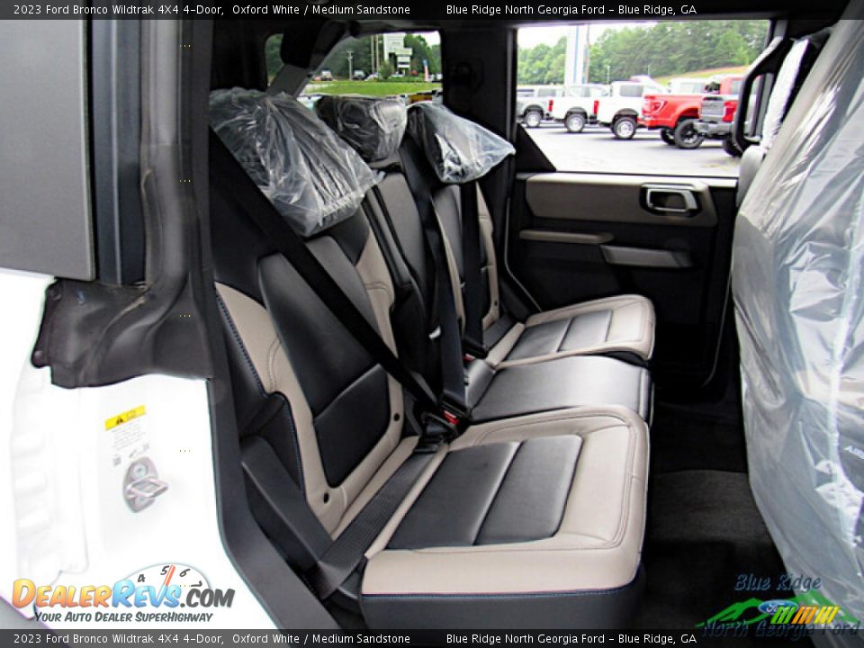 2023 Ford Bronco Wildtrak 4X4 4-Door Oxford White / Medium Sandstone Photo #13