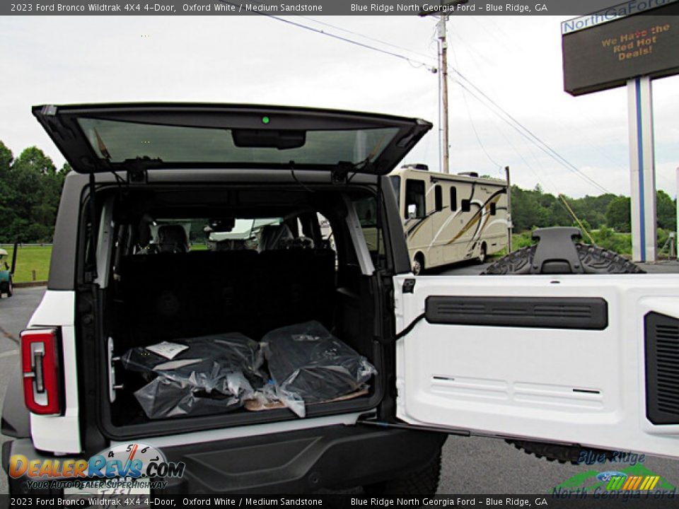 2023 Ford Bronco Wildtrak 4X4 4-Door Oxford White / Medium Sandstone Photo #14