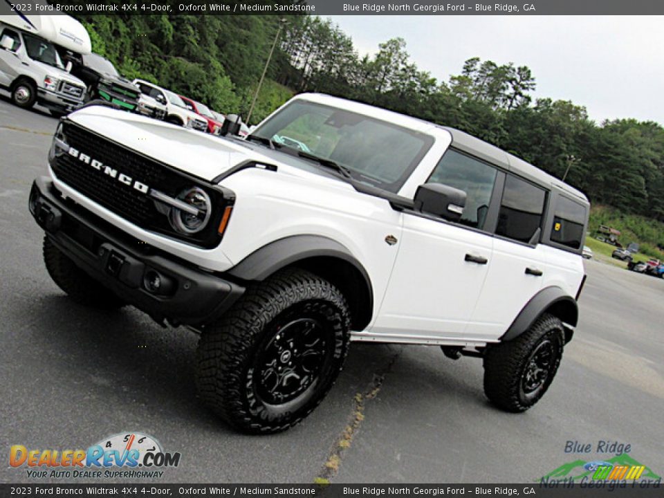 2023 Ford Bronco Wildtrak 4X4 4-Door Oxford White / Medium Sandstone Photo #26