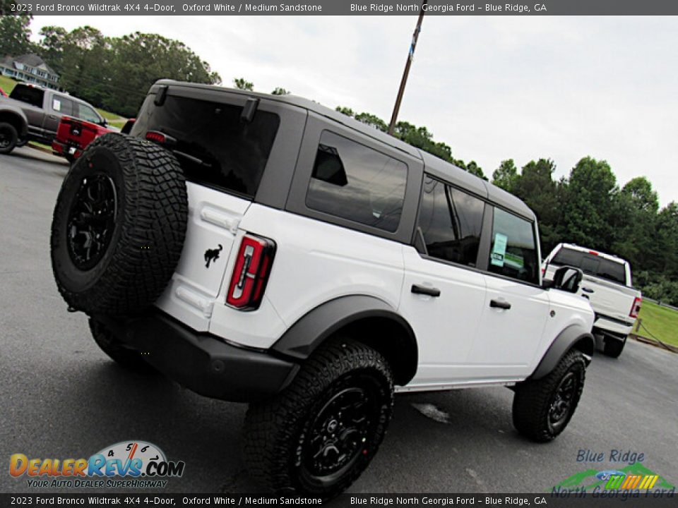 2023 Ford Bronco Wildtrak 4X4 4-Door Oxford White / Medium Sandstone Photo #28