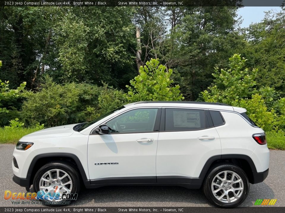 2023 Jeep Compass Latitude Lux 4x4 Bright White / Black Photo #1