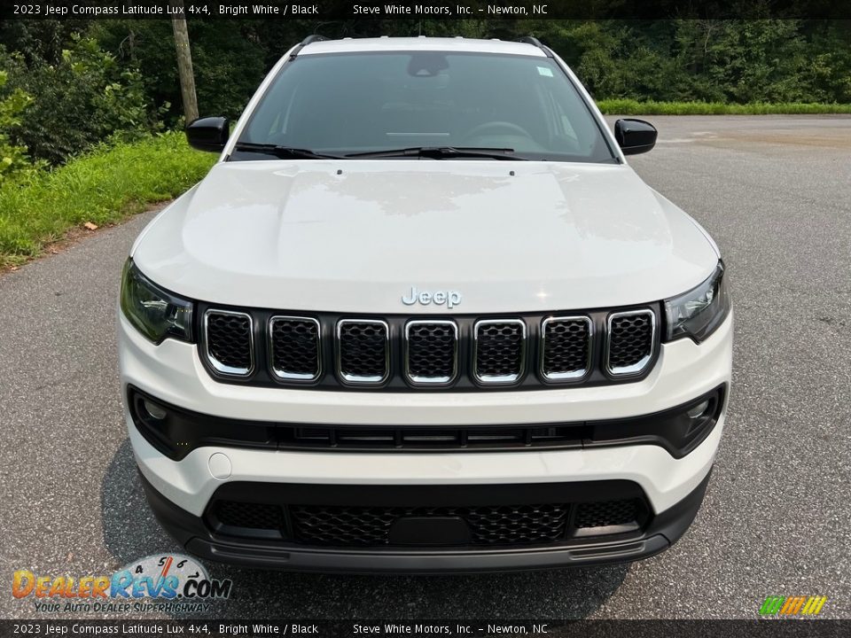 2023 Jeep Compass Latitude Lux 4x4 Bright White / Black Photo #3