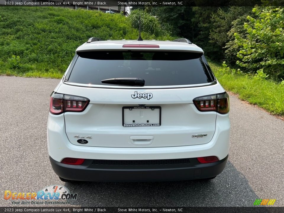 2023 Jeep Compass Latitude Lux 4x4 Bright White / Black Photo #7