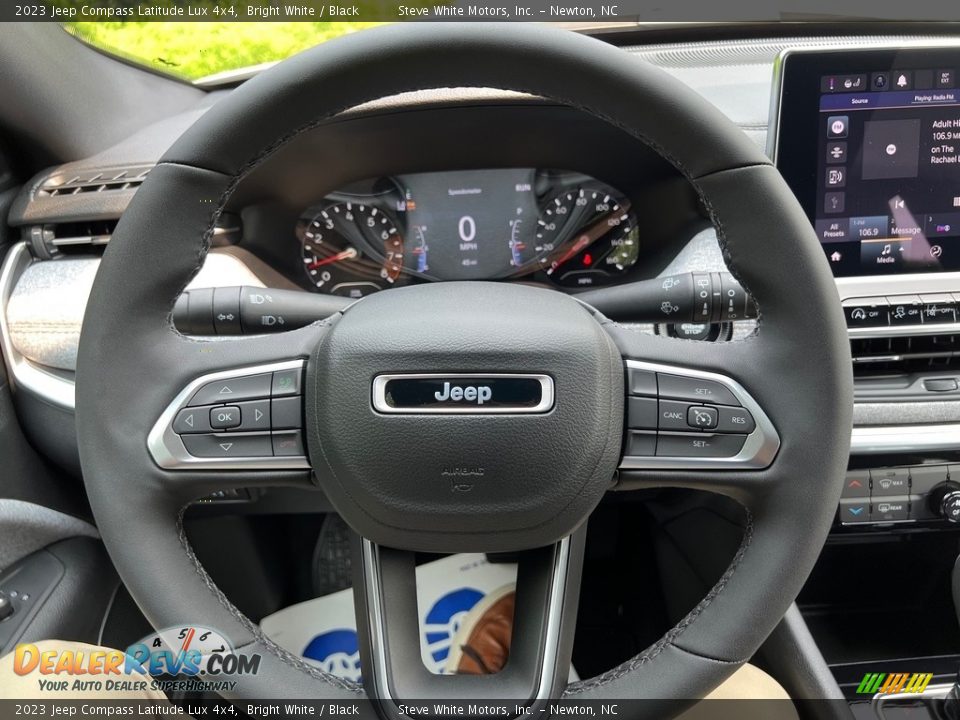 2023 Jeep Compass Latitude Lux 4x4 Bright White / Black Photo #18