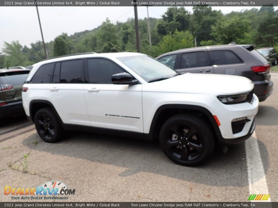 2023 Jeep Grand Cherokee Limited 4x4 Bright White / Global Black Photo #4