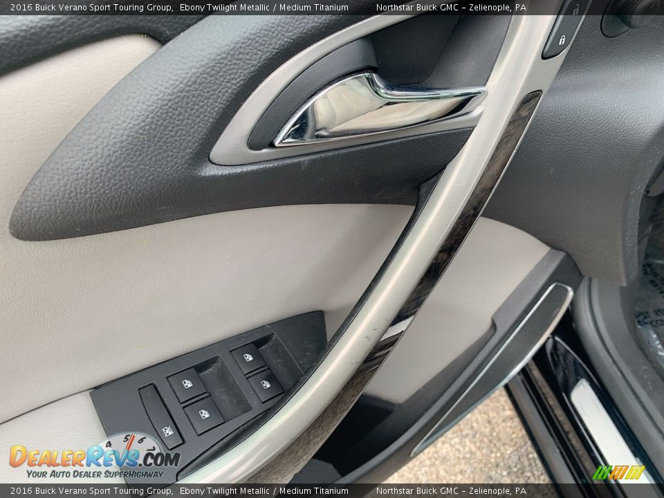 Door Panel of 2016 Buick Verano Sport Touring Group Photo #12