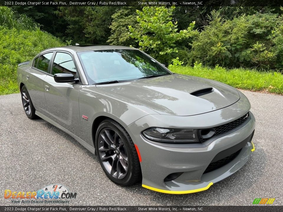 Front 3/4 View of 2023 Dodge Charger Scat Pack Plus Photo #4