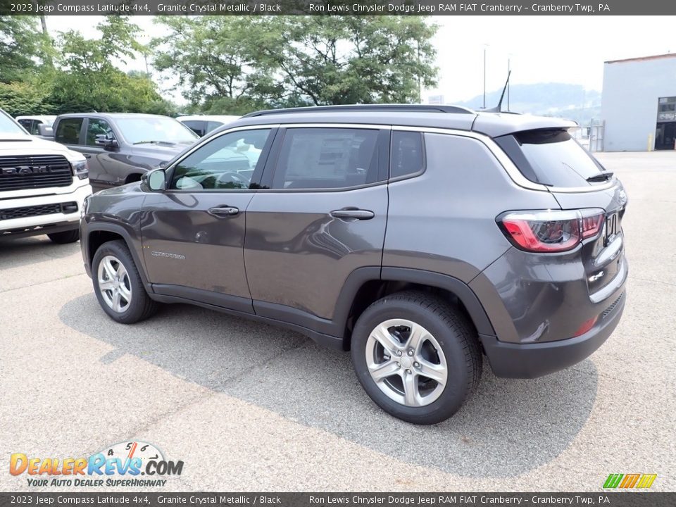 2023 Jeep Compass Latitude 4x4 Granite Crystal Metallic / Black Photo #3