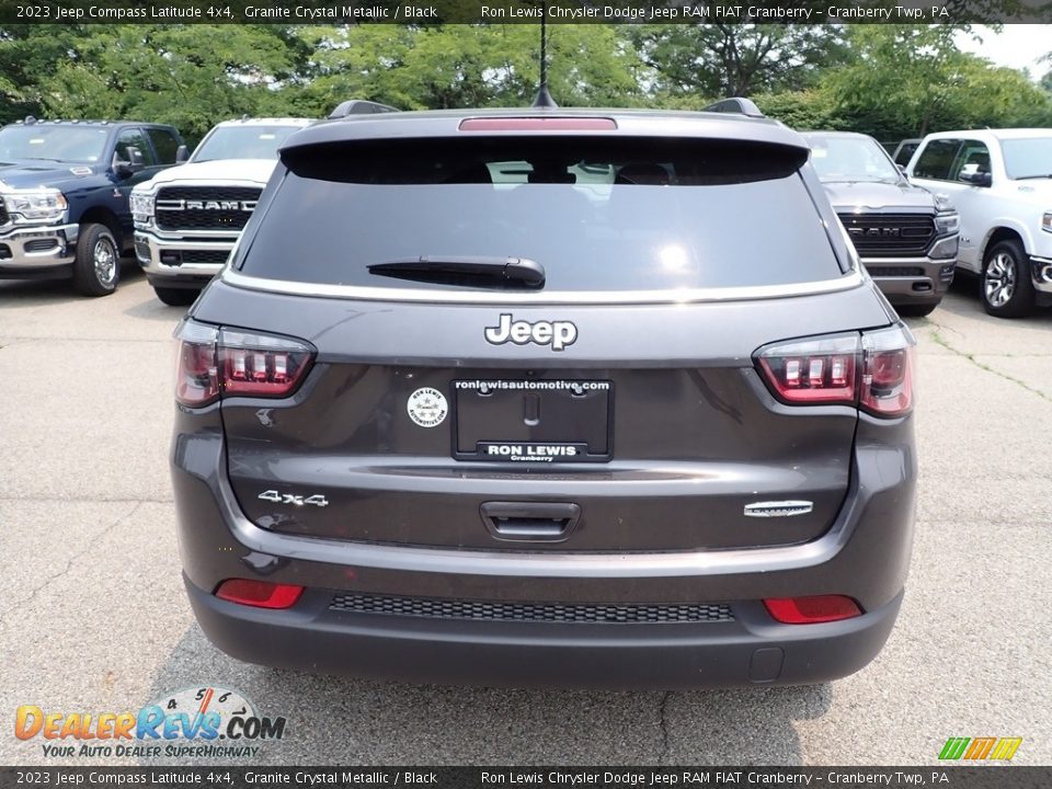 2023 Jeep Compass Latitude 4x4 Granite Crystal Metallic / Black Photo #4