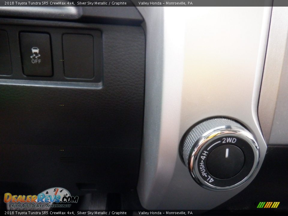 Controls of 2018 Toyota Tundra SR5 CrewMax 4x4 Photo #20