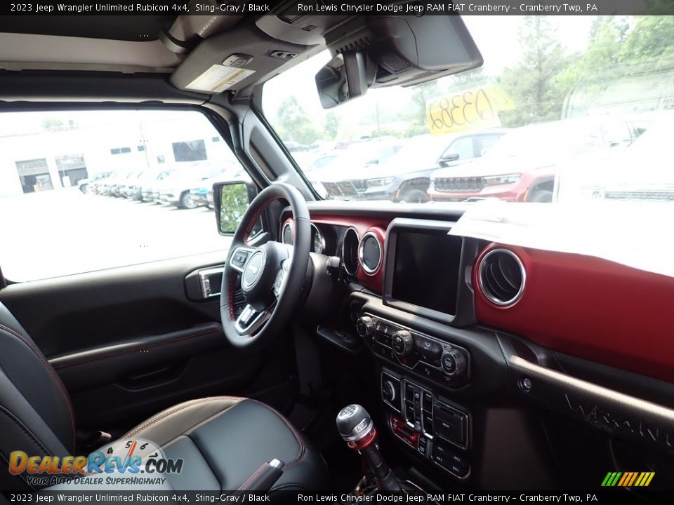 Dashboard of 2023 Jeep Wrangler Unlimited Rubicon 4x4 Photo #11